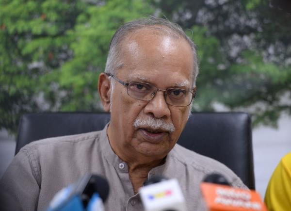 Ramasamy accuses Anthony Loke of 'lacking guts' to go against DAP’s 'emperor', prepares tell-all for PM Anwar